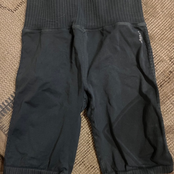 Free people good karma shorts - Picture 2 of 2